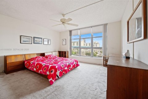 Condo in Aventura, Florida, 2 bedrooms  № 1999092 - photo 14
