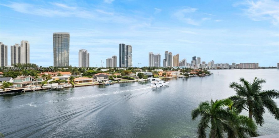Condo in Aventura, Florida, 2 bedrooms  № 1999092