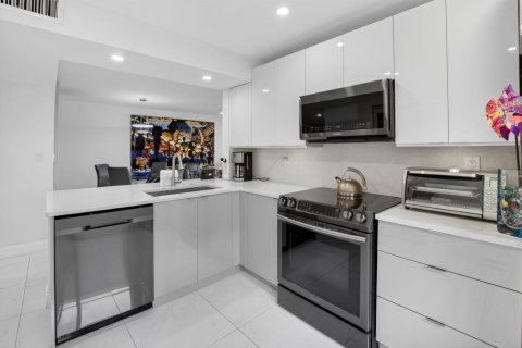 Copropriété à vendre à Delray Beach, Floride: 2 chambres, 106.84 m2 № 2077818 - photo 18