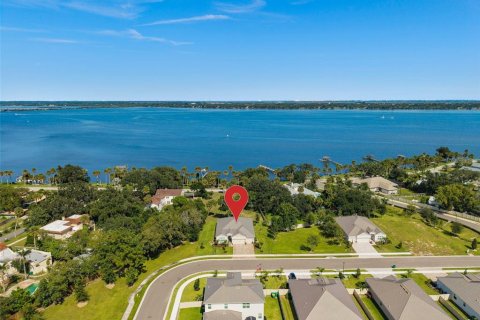 House in Cocoa, Florida 4 bedrooms, 236.62 sq.m. № 2393517 - photo 9