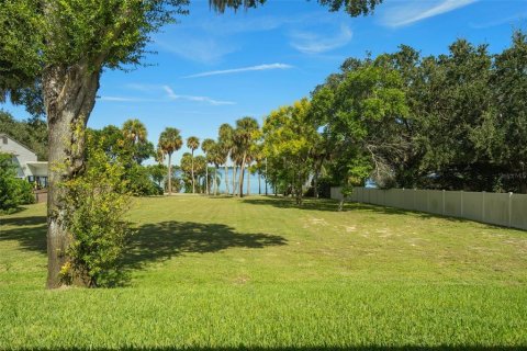 House in Cocoa, Florida 4 bedrooms, 236.62 sq.m. № 2393517 - photo 11