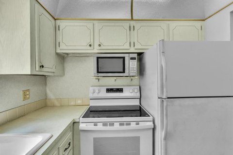 Купить кондоминиум в Дирфилд-Бич, Флорида 3 комнаты, 65.03м2, № 2253126 - фото 10