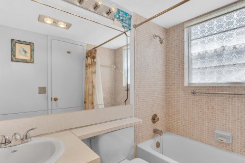 Купить кондоминиум в Дирфилд-Бич, Флорида 3 комнаты, 65.03м2, № 2253126 - фото 14