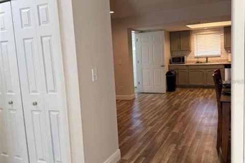 Townhouse in Clearwater, Florida 2 bedrooms, 83.05 sq.m. № 2209688 - photo 8