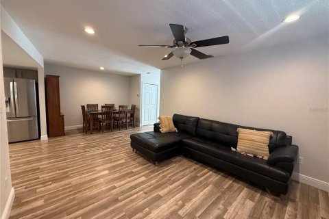 Townhouse in Clearwater, Florida 2 bedrooms, 83.05 sq.m. № 2209688 - photo 18