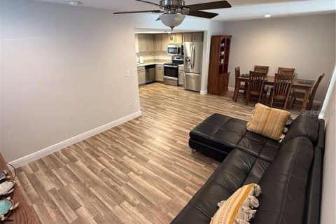 Townhouse in Clearwater, Florida 2 bedrooms, 83.05 sq.m. № 2209688 - photo 20