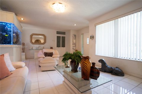 Купить виллу или дом в Майами, Флорида 4 спальни, 226.31м2, № 2155092 - фото 9