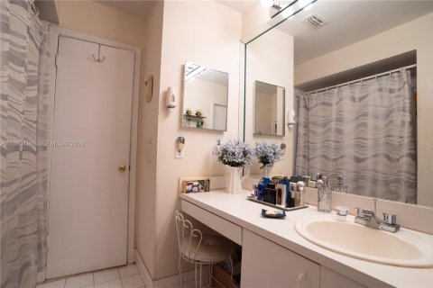 Купить виллу или дом в Майами, Флорида 4 спальни, 226.31м2, № 2155092 - фото 23