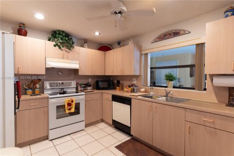 Купить виллу или дом в Майами, Флорида 4 спальни, 226.31м2, № 2155092 - фото 14