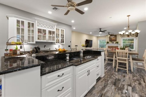 House in Punta Gorda, Florida 3 bedrooms, 295.34 sq.m. № 1894699 - photo 24