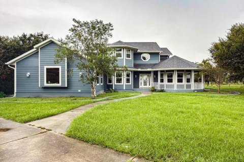 House in Punta Gorda, Florida 3 bedrooms, 295.34 sq.m. № 1894699 - photo 1