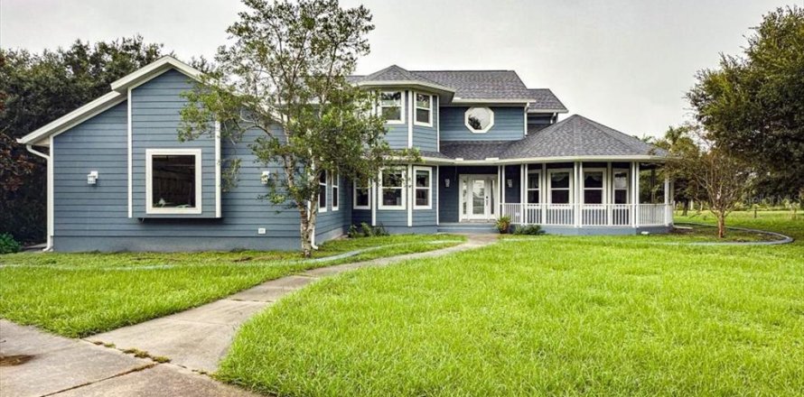 House in Punta Gorda, Florida 3 bedrooms, 295.34 sq.m. № 1894699