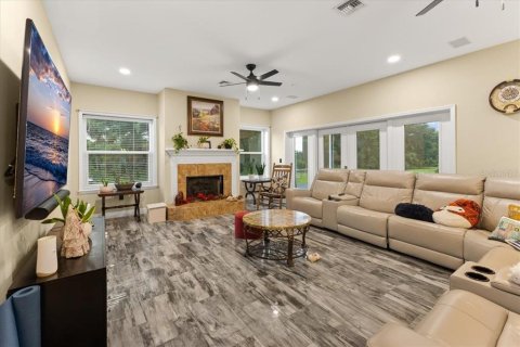 House in Punta Gorda, Florida 3 bedrooms, 295.34 sq.m. № 1894699 - photo 13