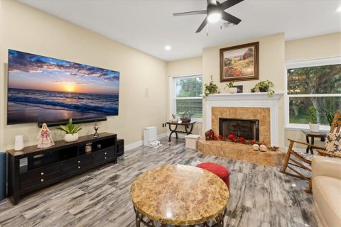 House in Punta Gorda, Florida 3 bedrooms, 295.34 sq.m. № 1894699 - photo 14
