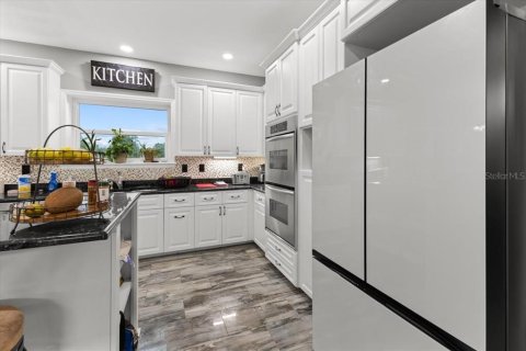House in Punta Gorda, Florida 3 bedrooms, 295.34 sq.m. № 1894699 - photo 21