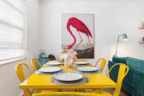 Casa en alquiler en Fort Lauderdale, Florida, 2 dormitorios № 1937580 - foto 8