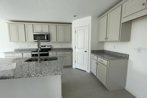 House in Haines City, Florida 4 bedrooms, 164.16 sq.m. № 2103453 - photo 21