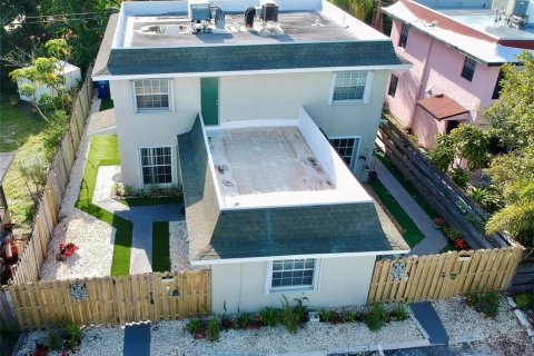 Touwnhouse à louer à Fort Lauderdale, Floride: 3 chambres, 222.32 m2 № 2407689 - photo 5