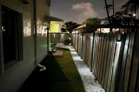 Touwnhouse à louer à Fort Lauderdale, Floride: 3 chambres, 222.32 m2 № 2407689 - photo 3
