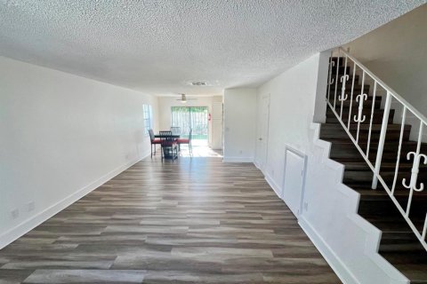 Touwnhouse à louer à Fort Lauderdale, Floride: 3 chambres, 222.32 m2 № 2407689 - photo 11