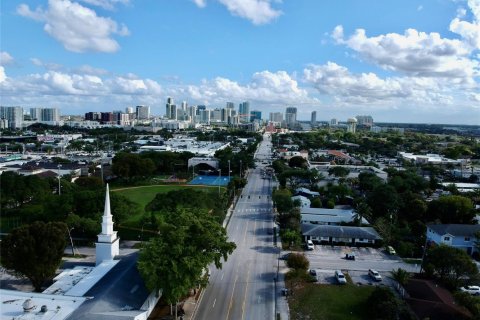 Touwnhouse à louer à Fort Lauderdale, Floride: 3 chambres, 222.32 m2 № 2407689 - photo 4