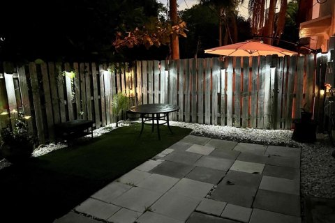 Touwnhouse à louer à Fort Lauderdale, Floride: 3 chambres, 222.32 m2 № 2407689 - photo 2