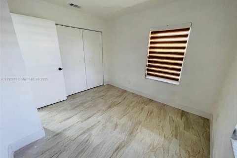 House in Homestead, Florida 3 bedrooms, 129.78 sq.m. № 1814180 - photo 11
