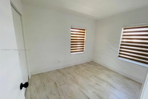 House in Homestead, Florida 3 bedrooms, 129.78 sq.m. № 1814180 - photo 10