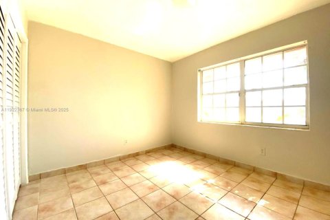 Снять в аренду виллу или дом в Майами, Флорида 4 спальни, 179.58м2, № 1976302 - фото 21