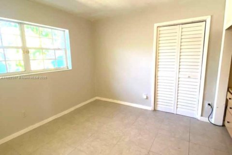 Снять в аренду виллу или дом в Майами, Флорида 4 спальни, 179.58м2, № 1976302 - фото 18