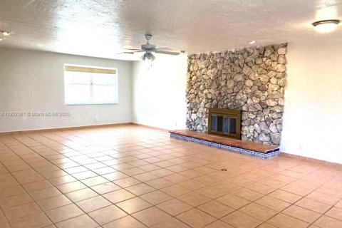 Снять в аренду виллу или дом в Майами, Флорида 4 спальни, 179.58м2, № 1976302 - фото 7