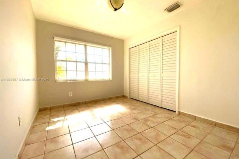 Снять в аренду виллу или дом в Майами, Флорида 4 спальни, 179.58м2, № 1976302 - фото 20