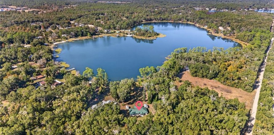 Casa en Interlachen, Florida 3 dormitorios, 211.54 m2 № 2091578