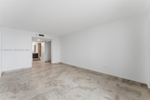 Купить кондоминиум в Майами, Флорида 2 спальни, 83.89м2, № 2035757 - фото 21