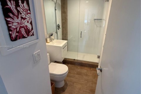 Condominio en alquiler en Miami, Florida, 2 dormitorios, 114.27 m2 № 2030546 - foto 14