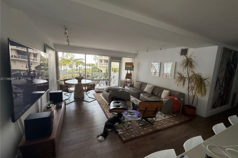 Condominio en alquiler en Miami, Florida, 2 dormitorios, 114.27 m2 № 2030546 - foto 4