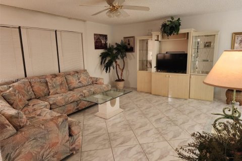 Copropriété à louer à Delray Beach, Floride: 2 chambres, 110.18 m2 № 1977275 - photo 4