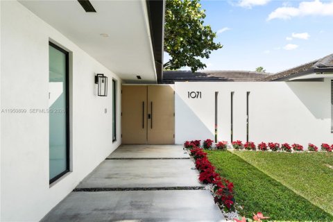 Villa ou maison à louer à Miami, Floride: 4 chambres, 219.62 m2 № 2153111 - photo 3