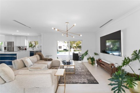 Villa ou maison à louer à Miami, Floride: 4 chambres, 219.62 m2 № 2153111 - photo 11