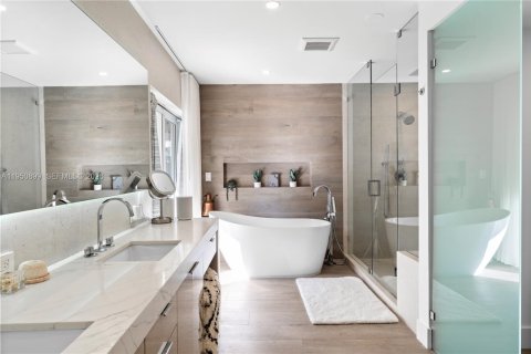 Villa ou maison à louer à Miami, Floride: 4 chambres, 219.62 m2 № 2153111 - photo 21