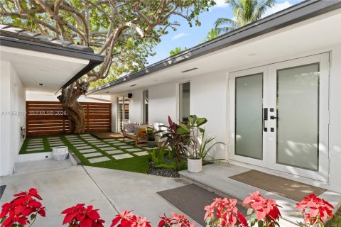 Villa ou maison à louer à Miami, Floride: 4 chambres, 219.62 m2 № 2153111 - photo 5