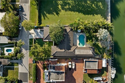 Villa ou maison à louer à Miami, Floride: 4 chambres, 219.62 m2 № 2153111 - photo 6