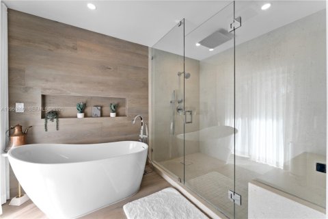 Villa ou maison à louer à Miami, Floride: 4 chambres, 219.62 m2 № 2153111 - photo 22