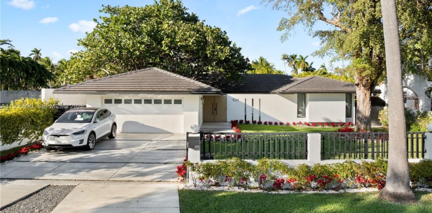 Villa ou maison à Miami, Floride 4 chambres, 219.62 m2 № 2153111