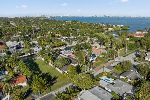 Villa ou maison à louer à Miami, Floride: 4 chambres, 219.62 m2 № 2153111 - photo 8