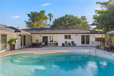 Villa ou maison à louer à Miami, Floride: 4 chambres, 219.62 m2 № 2153111 - photo 27
