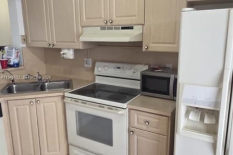 Снять в аренду кондоминиум в Хайалиа, Флорида 2 спальни, 90.12м2, № 2006367 - фото 12