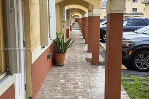 Снять в аренду кондоминиум в Хайалиа, Флорида 2 спальни, 90.12м2, № 2006367 - фото 4