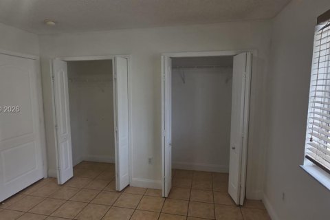Condominio en Hialeah, Florida, 2 dormitorios  № 2006367