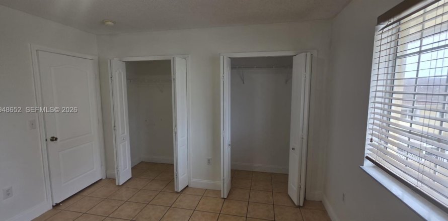 Кондоминиум с 2 спальнями в Хайалиа, Флорида № 2006367